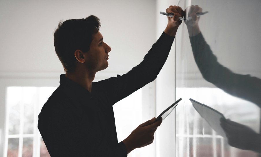 Leadership Skills Every Executive Must Master in 2025