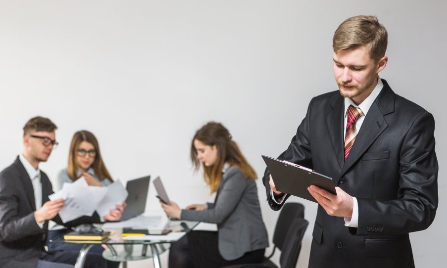 8 Ways Disciplined Decision-Making Forms Executive Success